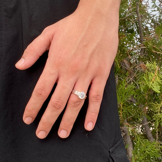 Horizon Diamond Ring