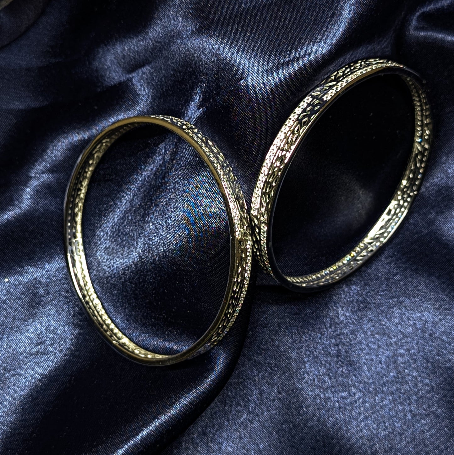 Elaria Bangles