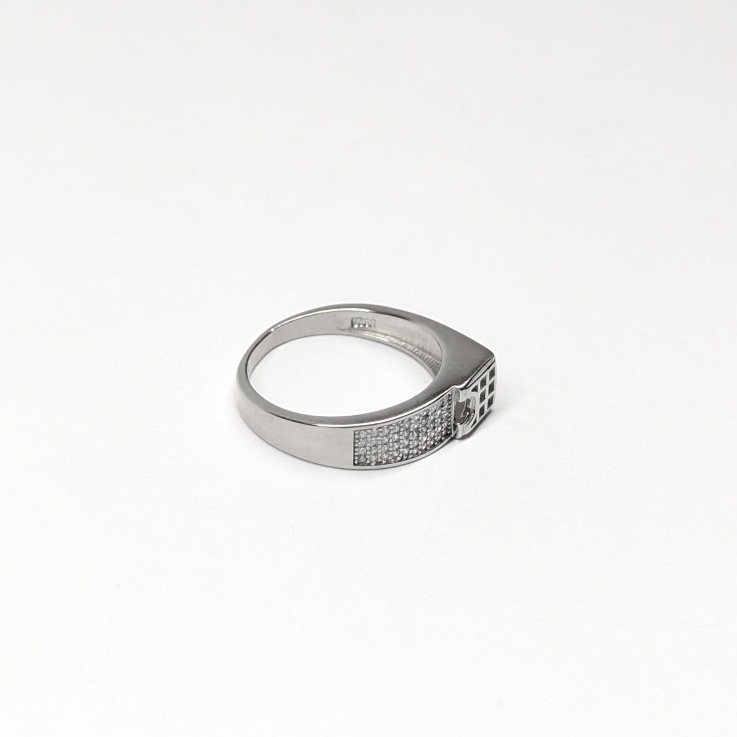 Monolith Ring