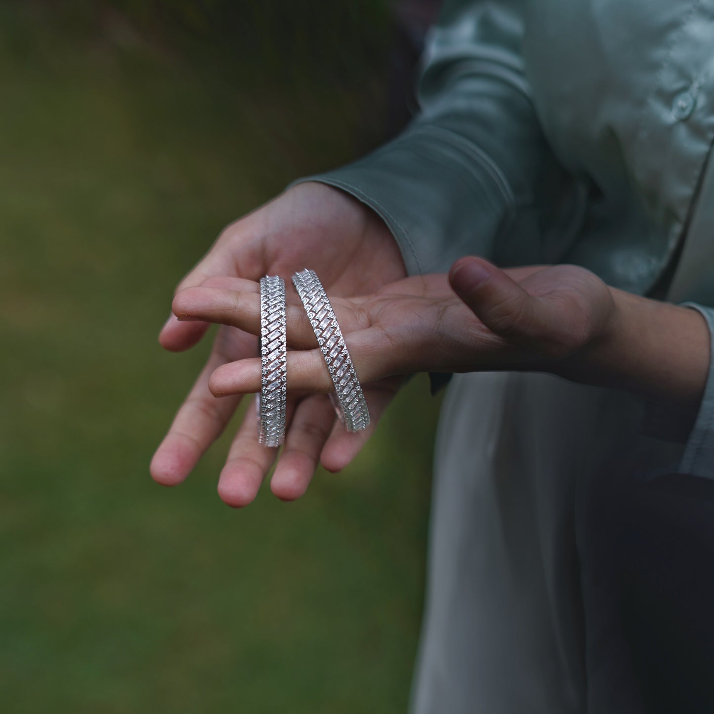 Nyra Gleam Bangles
