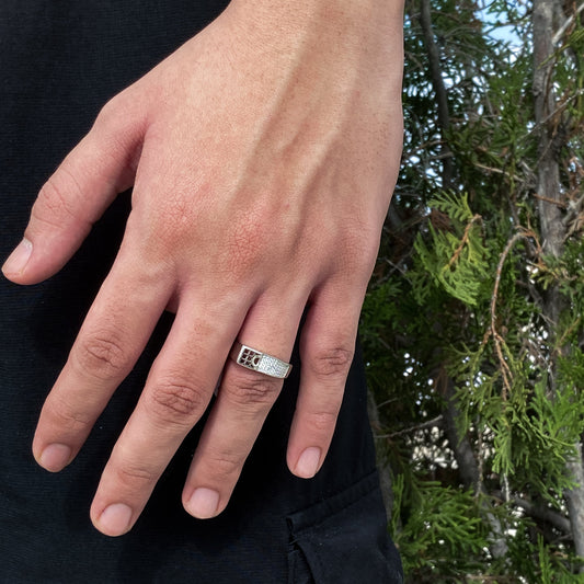 Monolith Ring